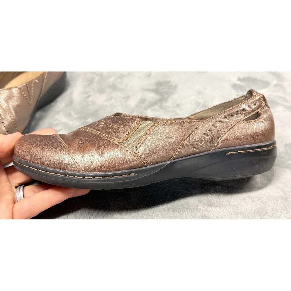 Clarks Collection Womens 8 Bronze Leather Slip On Shoes Cutout Comfort